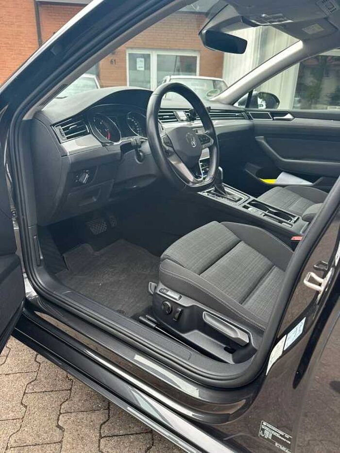 Volkswagen Passat Variant Business 2.0TDI *NAVI*SHZ*RKAMERA