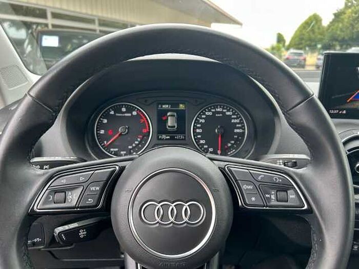 Audi Q2 35 TFSI *NAVI*RFK*SHZ*