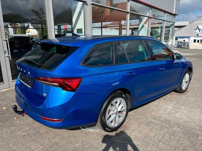 SKODA Octavia Combi Ambition iV *NAVI*4SHZ*RACE BLUE*