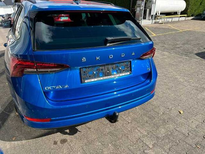 SKODA Octavia Combi Ambition iV *NAVI*4SHZ*RACE BLUE*