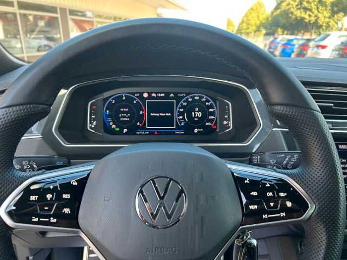 Volkswagen Tiguan R-Line 4Motion *AHK*RFK*NAVI