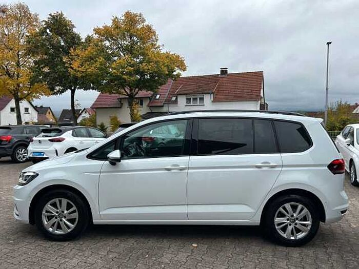Volkswagen Touran *STHZ*PANO*NAVI*RFK*AHK*SHZ*