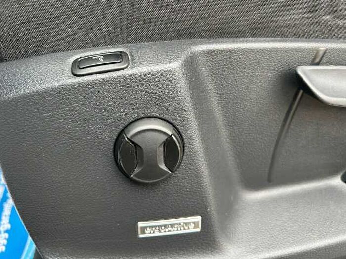 Volkswagen Touran *STHZ*PANO*NAVI*RFK*AHK*SHZ*