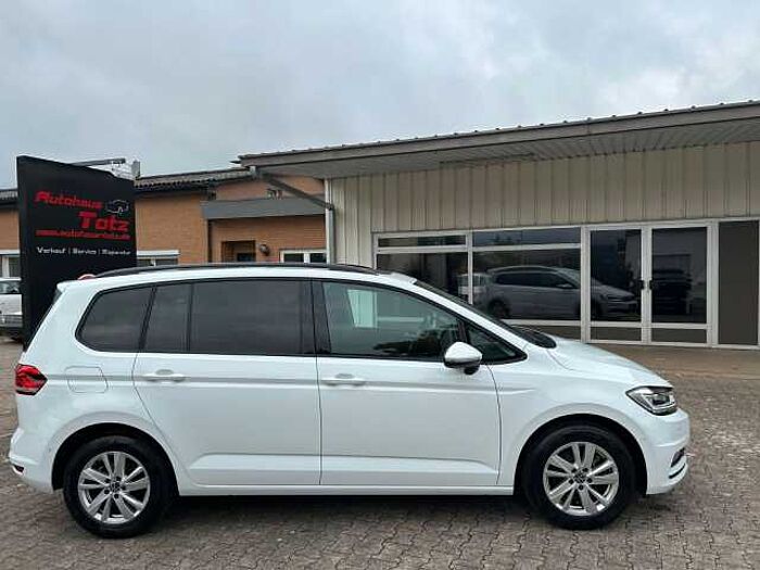 Volkswagen Touran *STHZ*PANO*NAVI*RFK*AHK*SHZ*