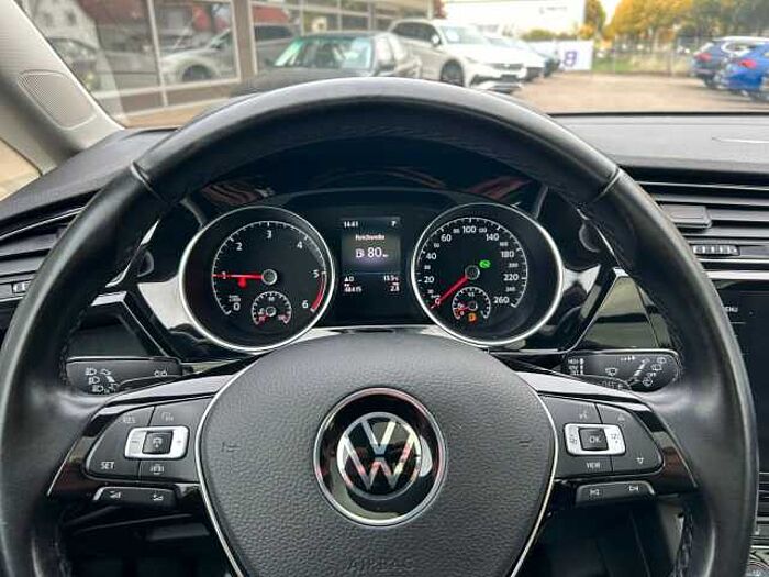 Volkswagen Touran *STHZ*PANO*NAVI*RFK*AHK*SHZ*
