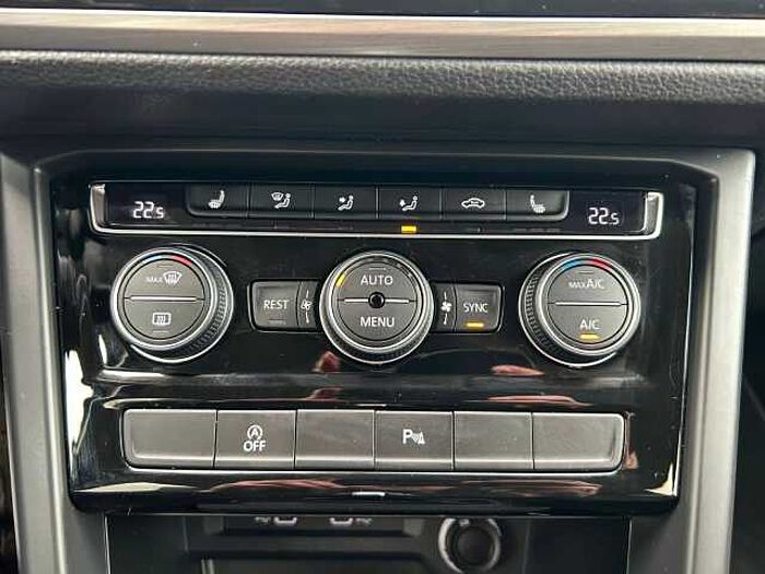 Volkswagen Touran Comfortline *NAVI*AHK*SHZ*PDC*