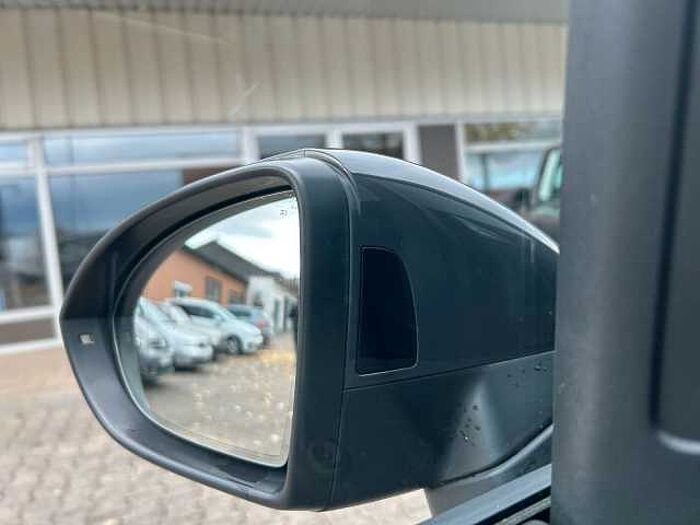 Volkswagen Touran Comfortline *NAVI*AHK*SHZ*PDC*