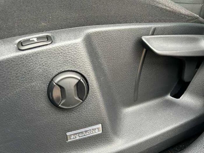 Volkswagen Touran Comfortline *NAVI*AHK*SHZ*PDC*