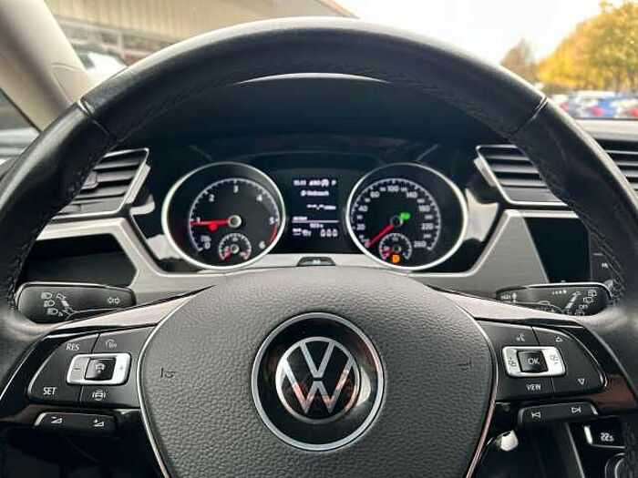 Volkswagen Touran Comfortline *NAVI*AHK*SHZ*PDC*
