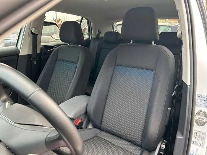 Volkswagen T-Cross United *R-Line*NAVI*SHZ*