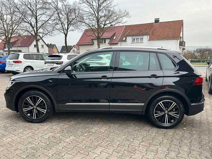 Volkswagen Tiguan Active *SHZ*NAVI*RFK*HERSTELLERGARANTIE*