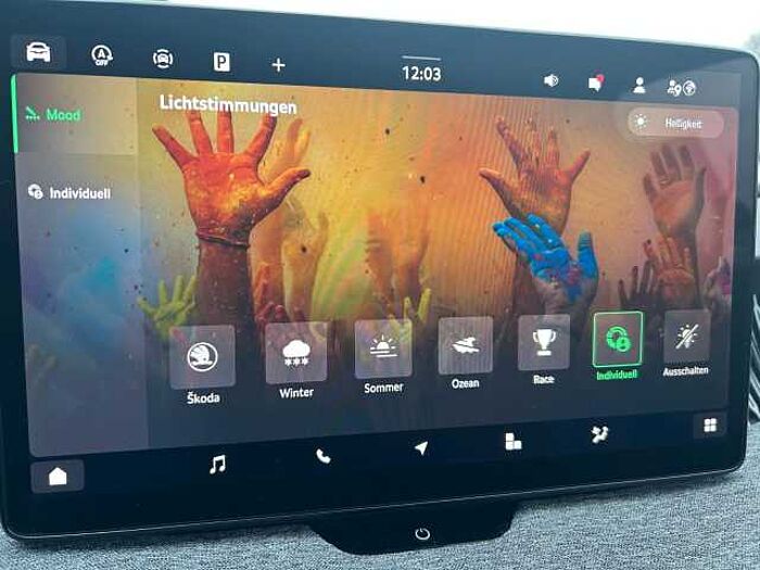 SKODA Superb Combi 2.0 TDI Selection *AHK*NAVI*SHZ*