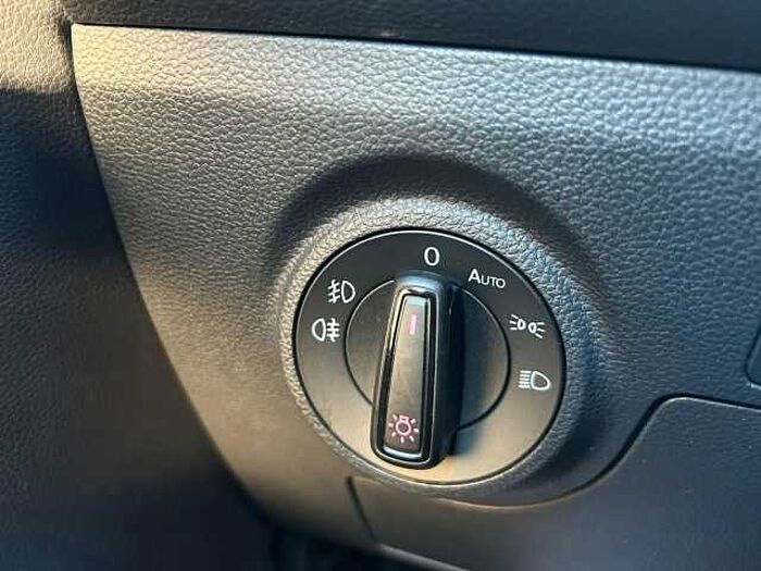 SEAT Ibiza Reference *SHZ*PDC*