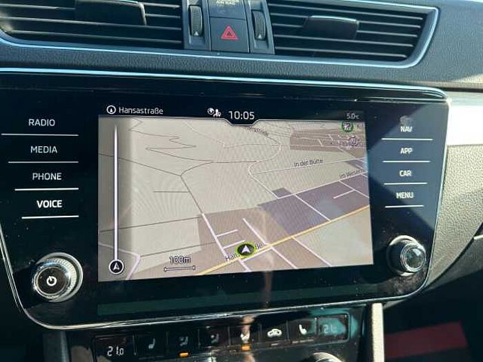 SKODA Superb Combi Ambition *NAVI*SHZ*AHK*Virtual*