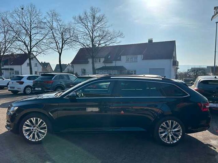 SKODA Superb Combi Ambition *NAVI*SHZ*AHK*Virtual*