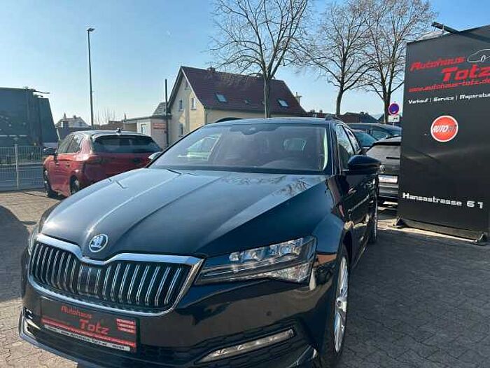 SKODA Superb Combi Ambition *NAVI*SHZ*AHK*Virtual*
