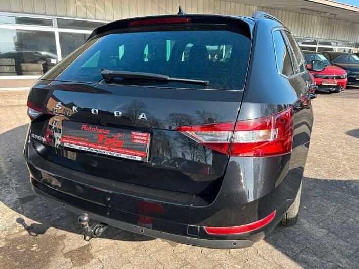 SKODA Superb Combi Ambition *NAVI*SHZ*AHK*Virtual*