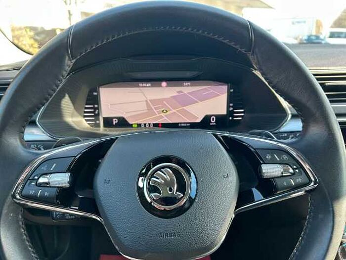 SKODA Superb Combi Ambition *NAVI*SHZ*AHK*Virtual*