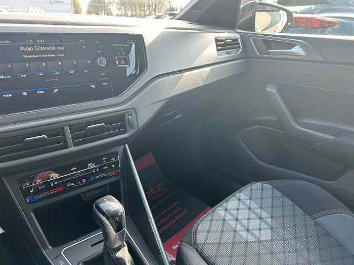 Volkswagen Polo VI R-Line *NAVI*RFK*SHZ*