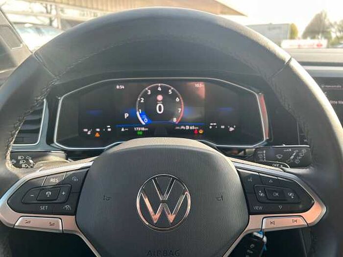 Volkswagen Polo VI R-Line *NAVI*RFK*SHZ*